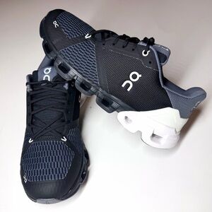 On Running Men’s Cloudflyer Black/White Running Shoes Size- 9